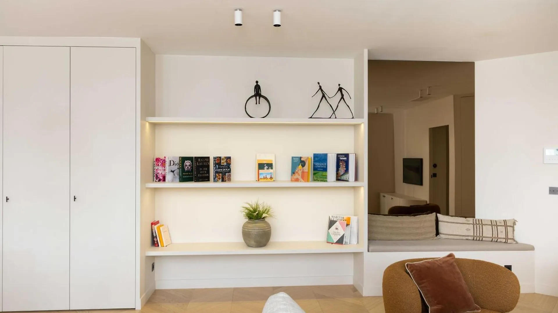 Spacious Apartment - 3Br-8P - Eiffel Tower Paris France