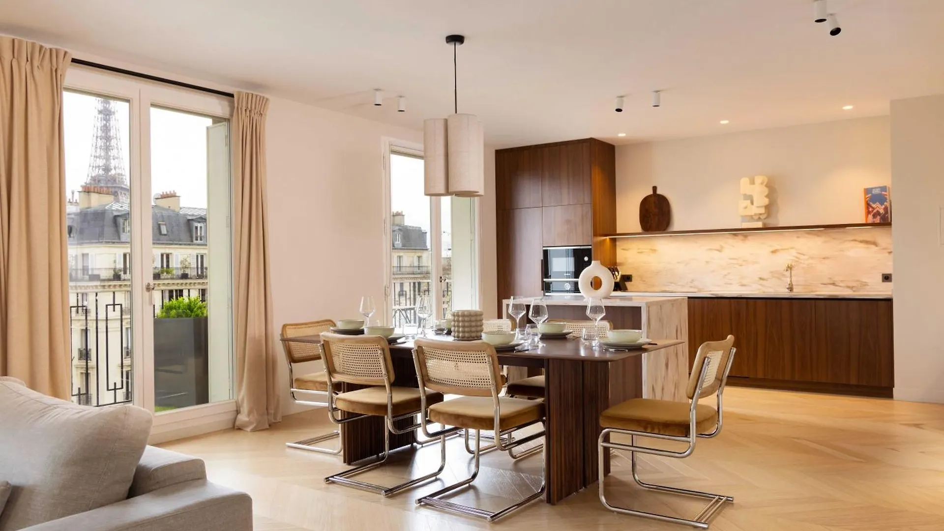 Spacious Apartment - 3Br-8P - Eiffel Tower Párizs